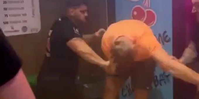 Polizei-Einsatz - Türsteher verprügeln Tourist in Griechenland brutal