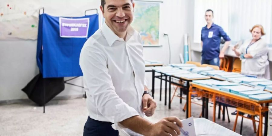 Tsipras bei der Stimmabgabe