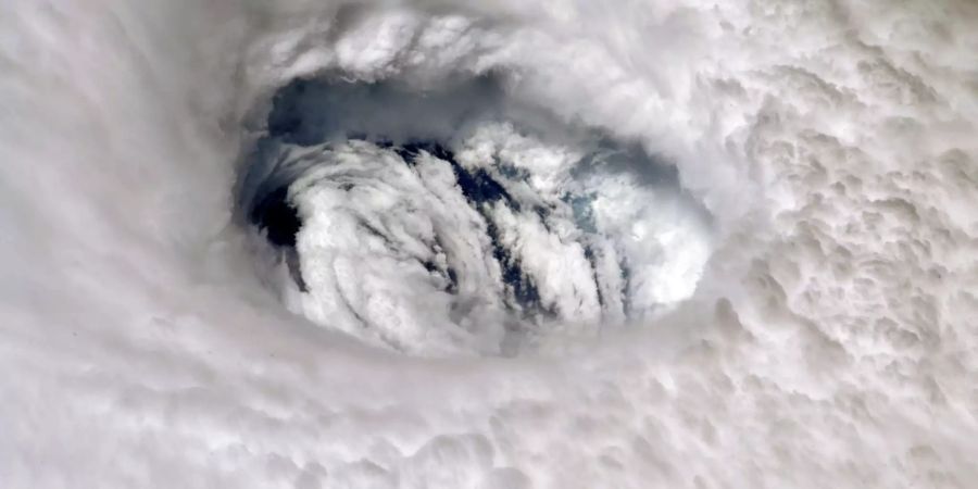 Dieses von der NASA zur Verfügung gestellte Foto vom 2. September 2019 zeigt das Auge des Hurrikans Dorian von der Internationalen Raumstation aus.