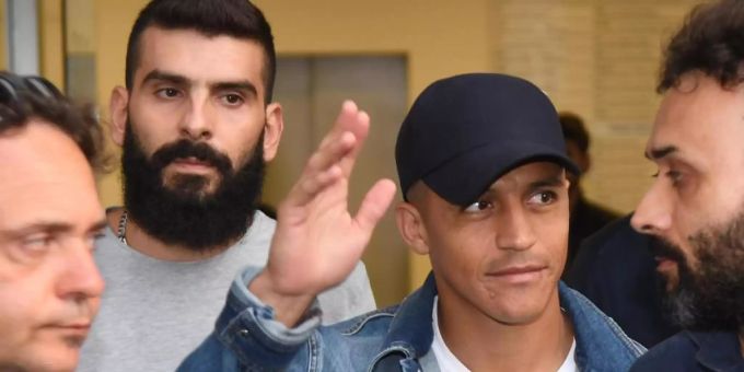 Alexis Sanchez bei seiner Ankunft in Mailand Alexis Sanchez bei seiner Ankunft in Mailand