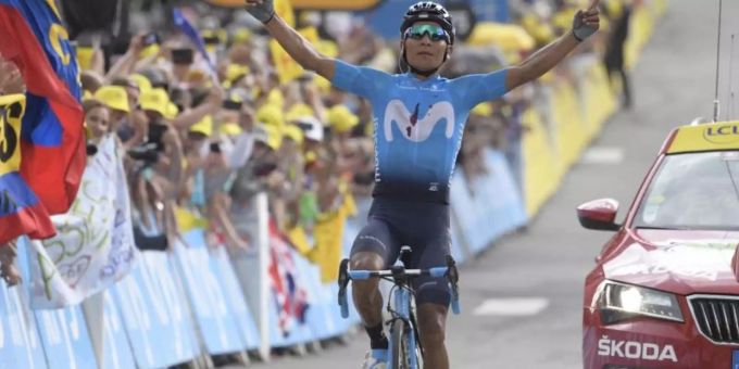 Nairo Quintana feiert seinen Ausreissersieg in Valloire. Foto: Yorick Jansens/BELGA Nairo Quintana feiert seinen Ausreissersieg in Valloire. Foto: Yorick Jansens/BELGA