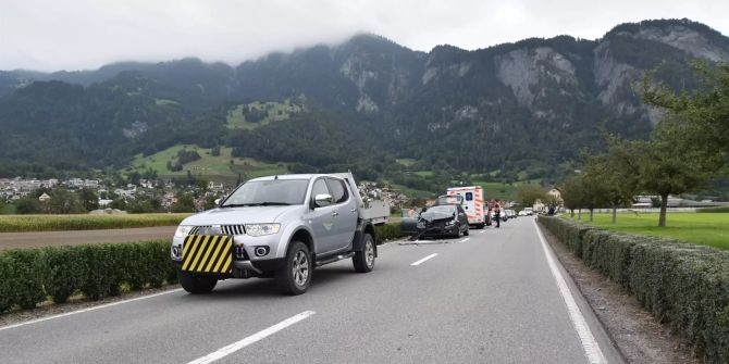 Kollision zwischen zwei Fahrzeugen.