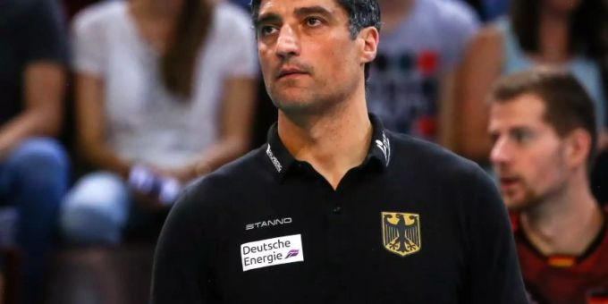 Startete mit den deutschen Volleyballern erfolgreich in die Nationenliga: Bundestrainer Andrea Giani. Foto: Christoph Schmidt Startete mit den deutschen Volleyballern erfolgreich in die Nationenliga: Bundestrainer Andrea Giani. Foto: Christoph Schmidt