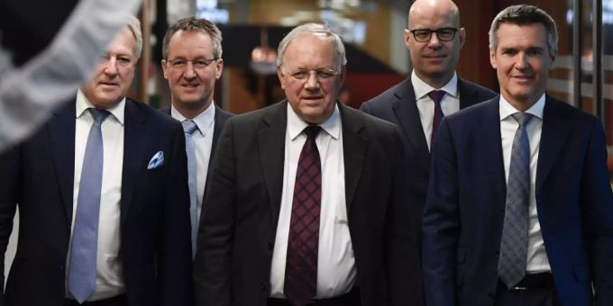 Die «Swiss Entrepreneurs Foundation» (SwissEF) hat 190 Mio eingesammelt. Im Bild SwissEF-Präsident Urs Berger, VRP der Mobiliar, Geschäftsführer Peter Stähli, Ehrenpräsident Johann Schneider-Ammann sowie CS-Firmenkundenchef Didier Denat und UBS Schweiz-Chef Lukas Gähwiler (v. links). (Archivbild) Die «Swiss Entrepreneurs Foundation» (SwissEF) hat 190 Mio eingesammelt. Im Bild SwissEF-Präsident Urs Berger, VRP der Mobiliar, Geschäftsführer Peter Stähli, Ehrenpräsident Johann Schneider-Ammann sowie CS-Firmenkundenchef Didier Denat und UBS Schweiz-Chef Lukas Gähwiler (v. links). (Archivbild)
