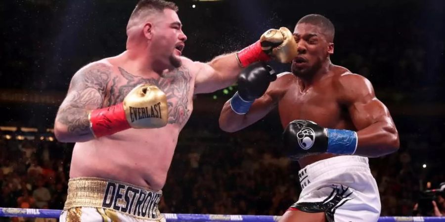 Anthony Joshua (r) verlor seine WM-Titel überraschend gegen Andy Ruiz Jr. Foto: Nick Potts/PA Wire
