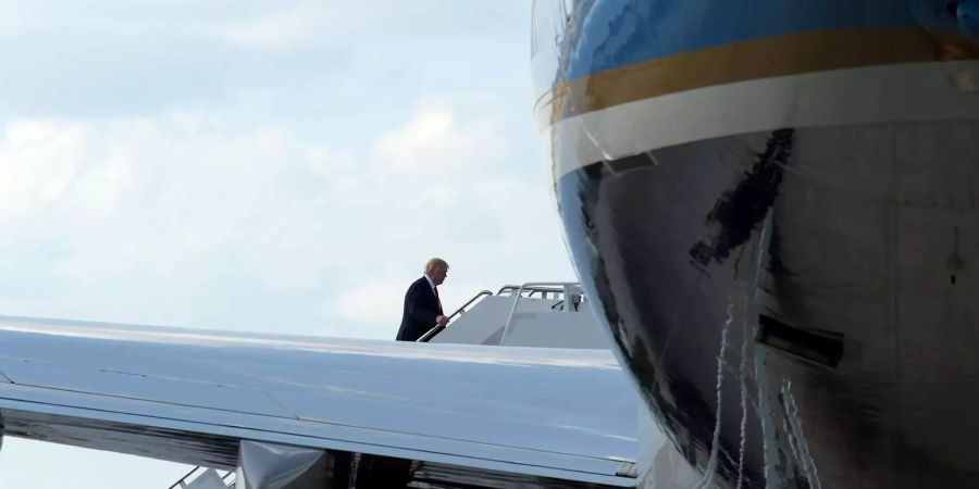 Trump schloss einen Deal mit Boeing für die neue Flotte der Air Force One.