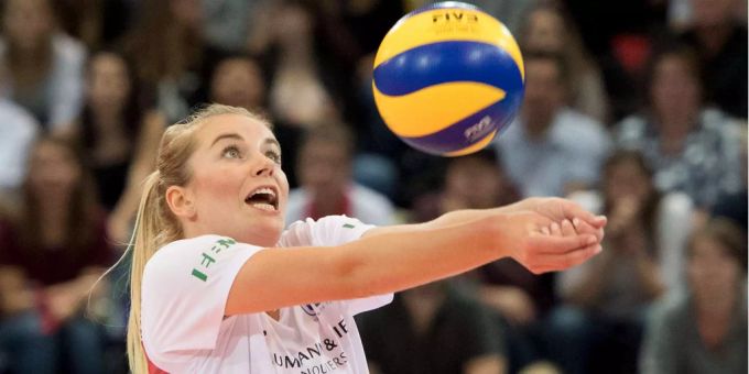 Sm'Aesch-Spielerin Tess von Pietkartz. Sm'Aesch-Spielerin Tess von Pietkartz.