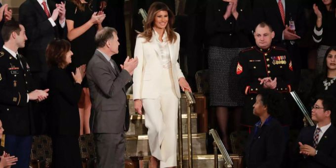 Gerüchte um Ehekrise - Melania erscheint allein zu Trumps Rede