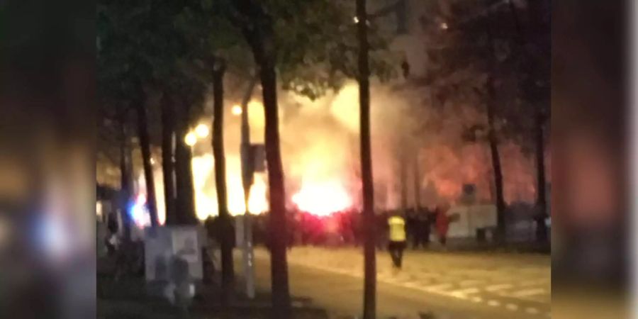 ZSKA-Moskau-Fans auf dem Weg zum Joggeli