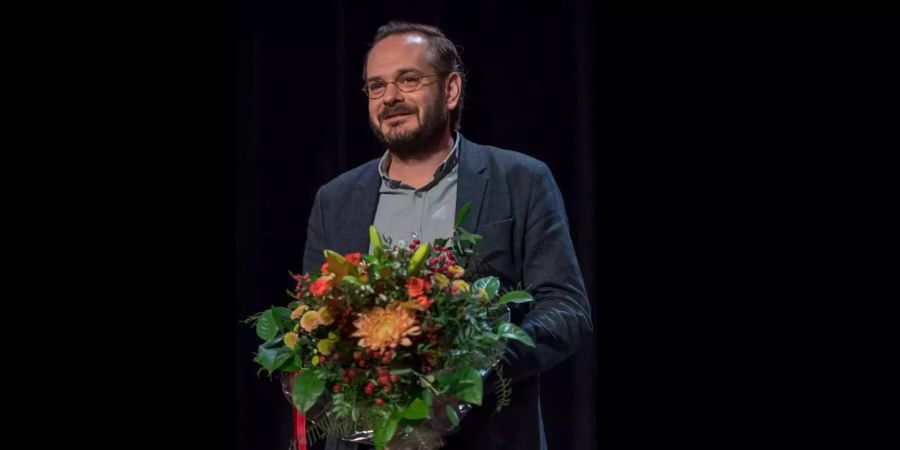 Jonas Lüscher (41) aus Bern gewinnt den Schweizer Buchpreis.