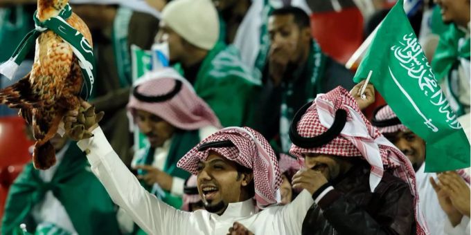 Frauen in Saudi-Arabien dürfen künftig auf Fussball-Fans sein. Frauen in Saudi-Arabien dürfen künftig auf Fussball-Fans sein.