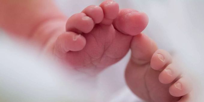 Eine Reddit-Nutzerin will nicht, dass ihr Kind nicht nach einem bekannten Serienmörder benannt wird. (Symbolbild) migros mibébé
