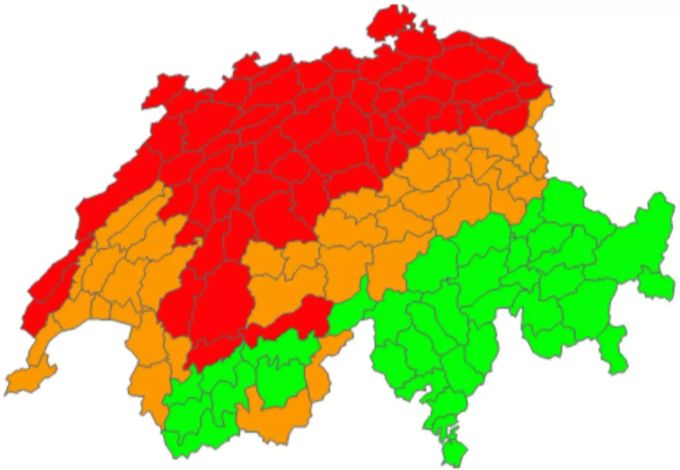 Für Sonntag sind Sturmböen im Flachland angesagt. Wetterkarte von MeteoNews.