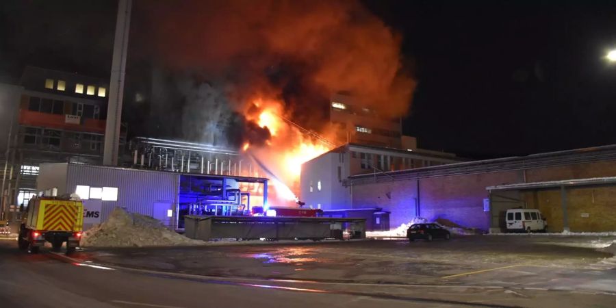 Beim Brand im EMS-Chemiegebäude wurde niemand verletzt.