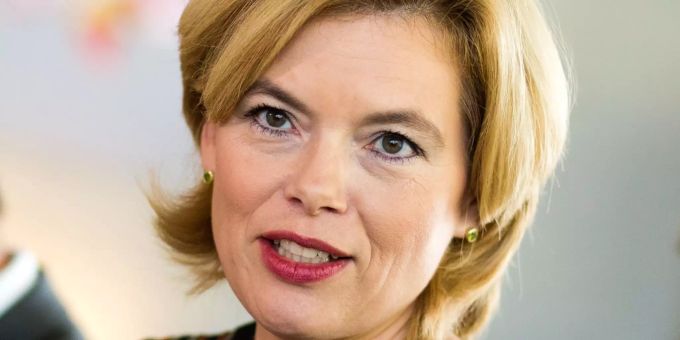 Julia Klöckner, Bundesagrarministerin, will Nährwerte auf Verpackungen besser kennzeichnen. Julia Klöckner, Bundesagrarministerin, spricht zu Medien.