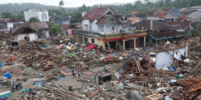 Beim letzten Tsunami wurde ein Dorf in Indonesien völlig zerstört. Indonesien