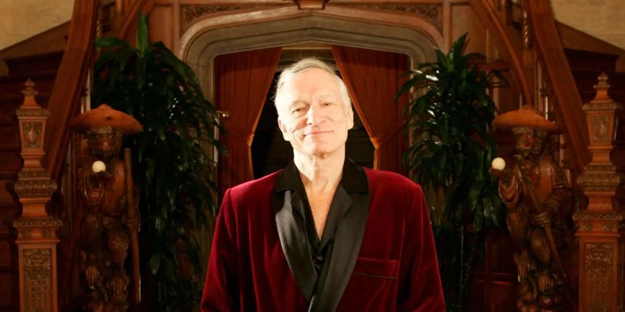 Plakat zu der Auktion. Die Andenken aus dem Nachlass des «Playboy»-Gründer Hugh Marston Hefner werden im Auktionshaus Julien's Auctions in Los Angeles versteigert.