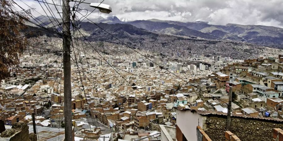 Die Stadt La Paz von einer Erhöhung gesehen.