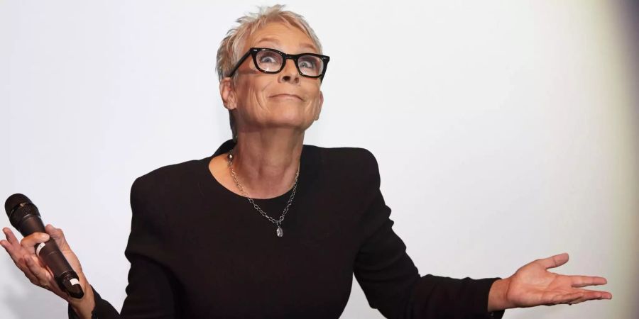 Jamie Lee Curtis, Schauspielerin und Produzentin aus den USA, spricht vor der Premiere von «Halloween» beim Filmfest Hamburg.