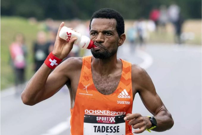 Unter anderem Tadesse Abraham wird von der Stadt Uster für seine Leistungen an den EM geehrt - Keystone Unter anderem Tadesse Abraham wird von der Stadt Uster für seine Leistungen an den EM geehrt - Keystone