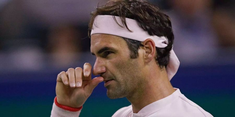 Roger Federer während seinem Zweitrundenspiel gegen Roberto Bautista Agut in Shanghai.