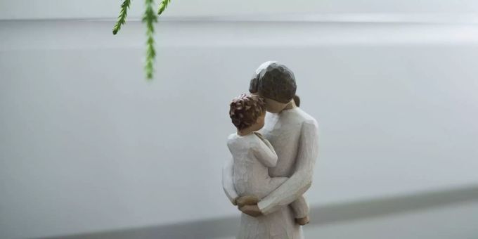 Mutter und Kind. (Symbolbild) mutter kind figur