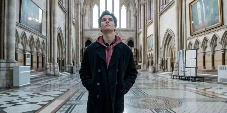 Fionn Whitehead als Adam Henry in einer Szene des Films «Kindeswohl».