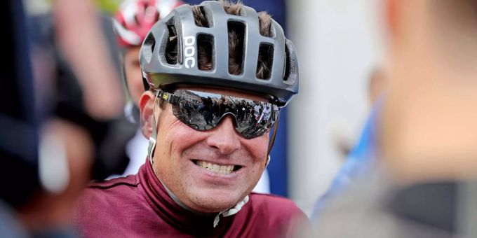 Jan Ullrich, Sieger der Tour de France 1997, war während eines Velorennens als Zuschauer unterwegs. Jan Ullrich, Sieger der Tour de France 1997, war während eines Velorennens als Zuschauer unterwegs.