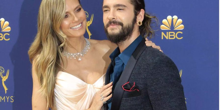 Heidi Klum trug an den Emmys an beiden Händen Diamantringe - und sorgte so mit Tom Kaulitz für Verlobungsgerüchte.