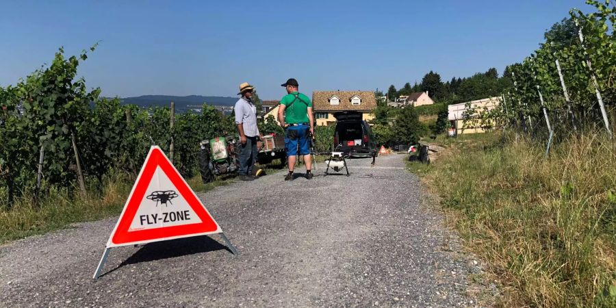 Die Drohne muss drei Mal Zwischenlanden zum Volltanken.