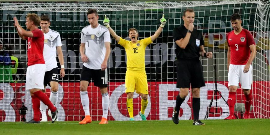 Die Österreicher gewinnen das erste Mal seit 32 Jahren gegen Deutschland.