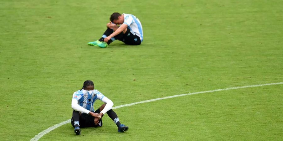 1860 München: Die Löwen feierten 1966 die Meisterschaft in der jungen Eliteliga. Ansonsten ist ihre Historie von Abstürzen bis in die Bayernliga, finanziellem Chaos und Führungsschwäche geprägt. Im Playoff winkt nun der Aufstieg in die 3. Liga.