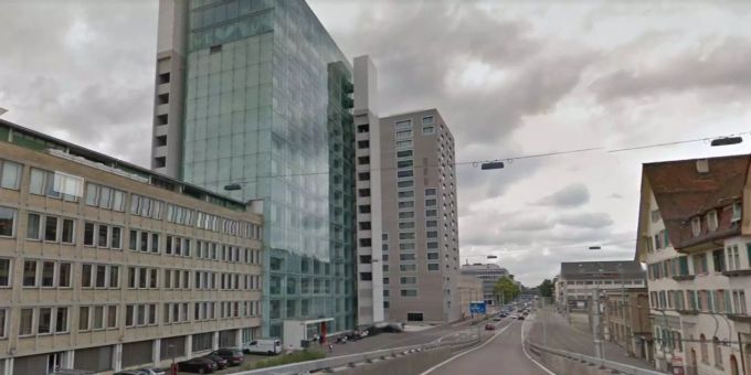 Beim Swisscom Tower ist es zu einem Unfall gekommen. Beim Swisscom Tower ist es zu einem Unfall gekommen.