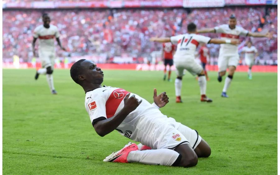 Bundesliga-Aufsteiger VfB Stuttgart beendet die Saison mit einem Paukenschlag. In München wird Meister Bayern gleich mit 4:1 abgefertigt! Damit sind die Schwaben das zweitbeste Team der Rückrunde und schieben sich auf Rang sieben vor. Sollten die Bayern den DFB-Pokal gewinnen, wäre der VfB für das europäische Geschäft qualifiziert.