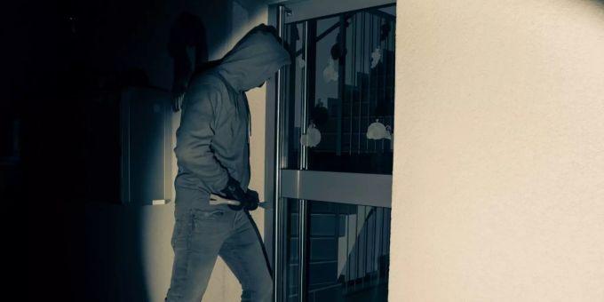 Einbruch in ein Firmengebäude.