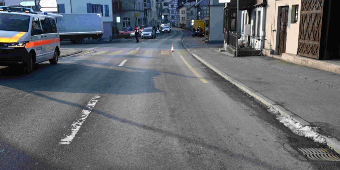 Am beteiligten Auto entstand ein Sachschaden von mehreren Hundert Franken. Unfall