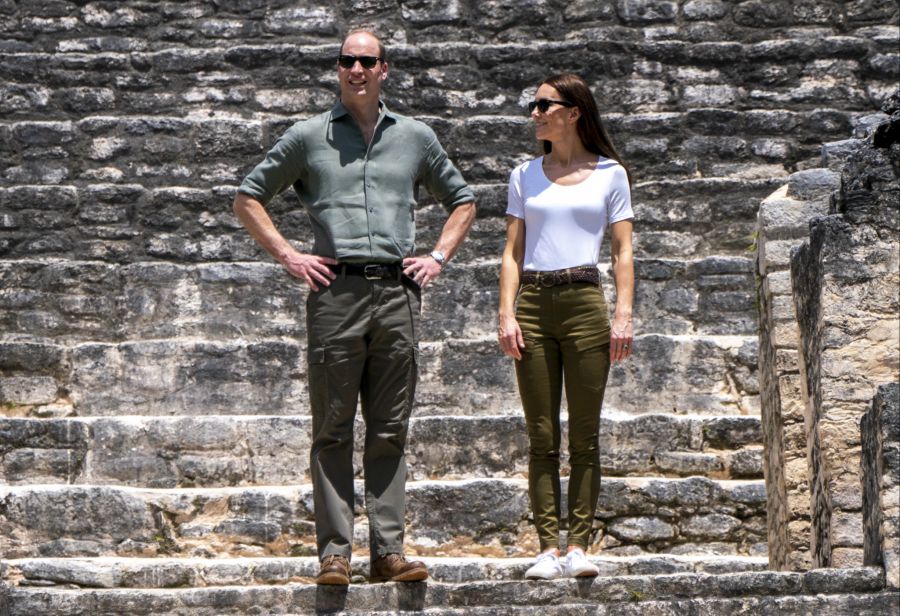 Passend gekleidet! Prinz William und Kate bei ihrem Besuch des Chiquibul National Parks in Belize.