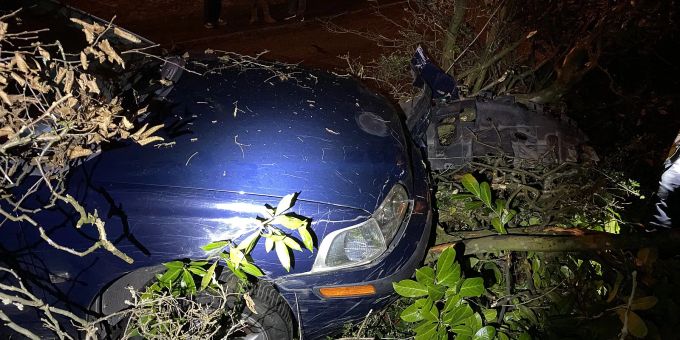 Bottmingen BL: Selbstunfall infolge Sekundenschlaf Bottmingen BL: Selbstunfall infolge Sekundenschlaf