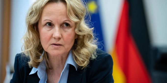 Will für die Kommunen wbis 2026 insgesamt 60 Millionen Euro zusätzlich in die Hand nehmen: Umweltministerin Steffi Lemke. Will für die Kommunen wbis 2026 insgesamt 60 Millionen Euro zusätzlich in die Hand nehmen: Umweltministerin Steffi Lemke.