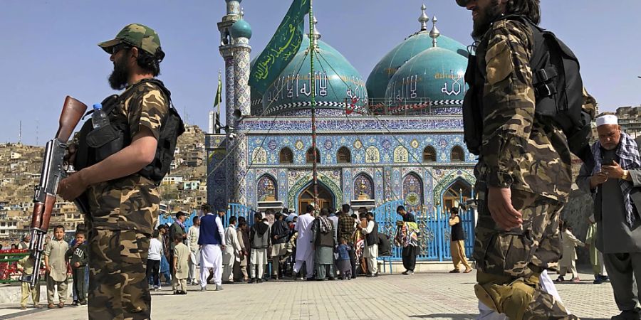 ARCHIV - Nach der Machtübernahme der Taliban in Afghanistan im Sommer 2021 wurde jungen Mädchen Schulbildung untersagt. Nun dürfen sie unter bestimmten Auflagen wieder am Unterricht teilnhemen. Foto: Mohammed Shoaib Amin/AP/dpa