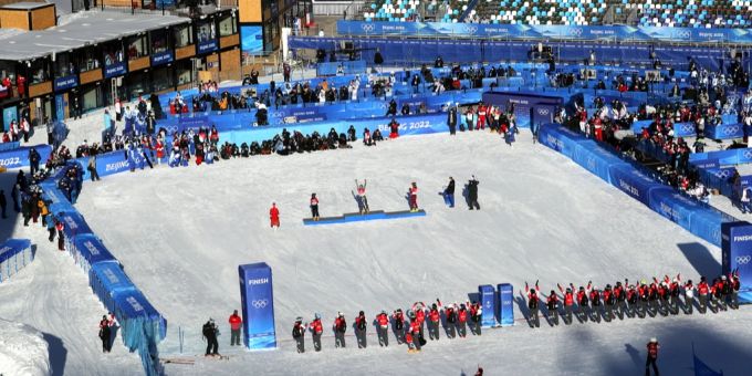 Leere Ränge prägen die Bilder von Olympia 2022. Olympia 2022