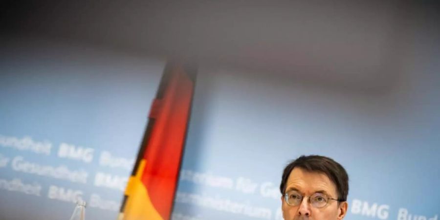 Bundesgesundheitsminister Karl Lauterbach bei einer Videokonferenz des Corona-Expertenrats. Foto: Michael Kappeler/dpa