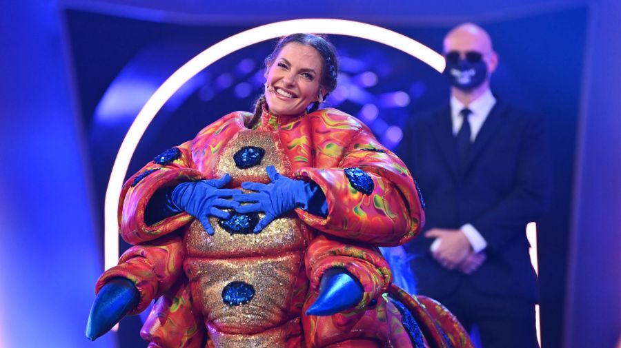 «The Masked Singer»: Sandy Mölling ist die Raupe.