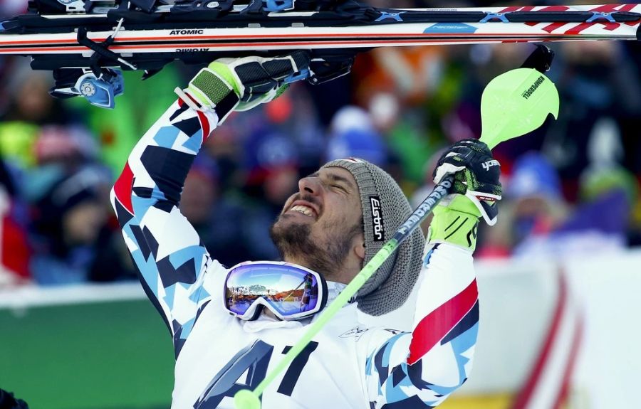 Marcel Hirscher nach seinem Slalom-Sieg in Kitzbühel in der Saison 2016/17.