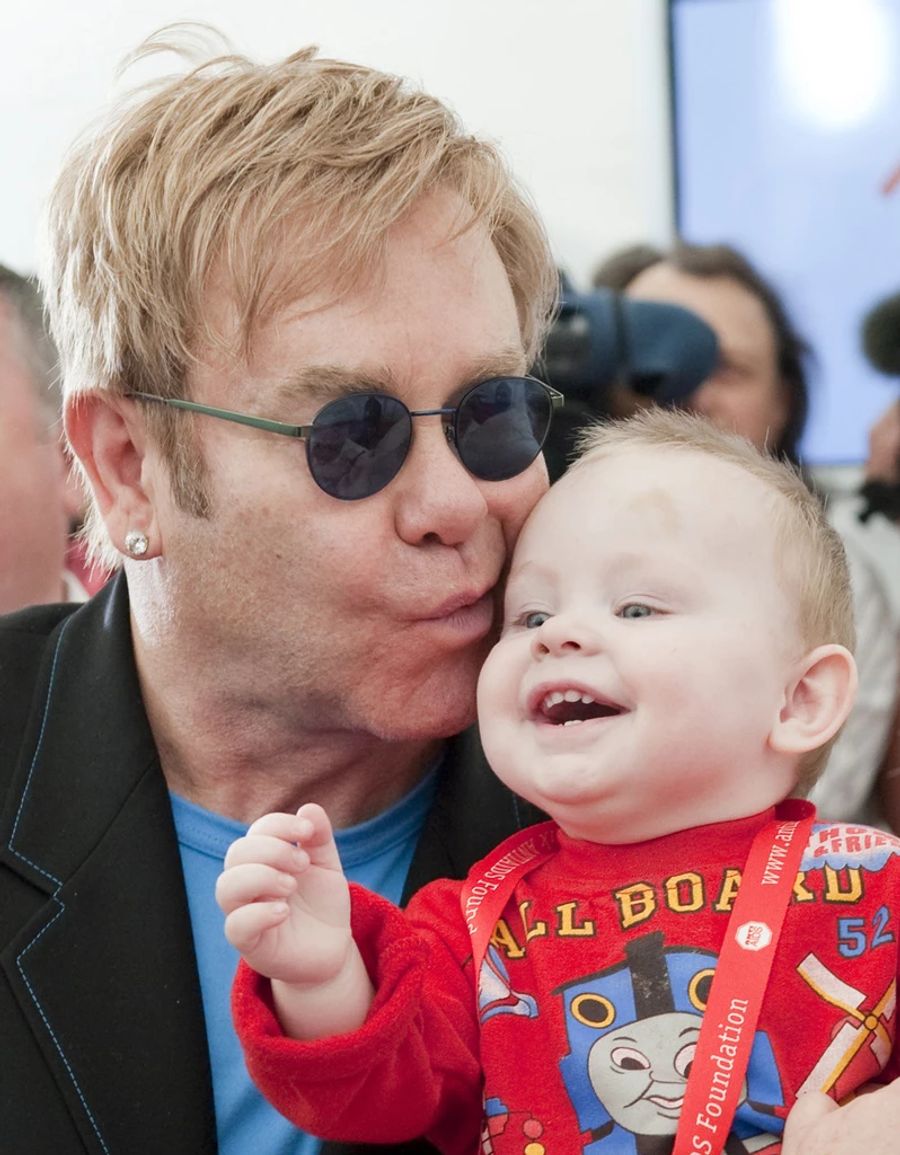 Elton John schloss den Aids-kranken Lev sofort ins Herz.