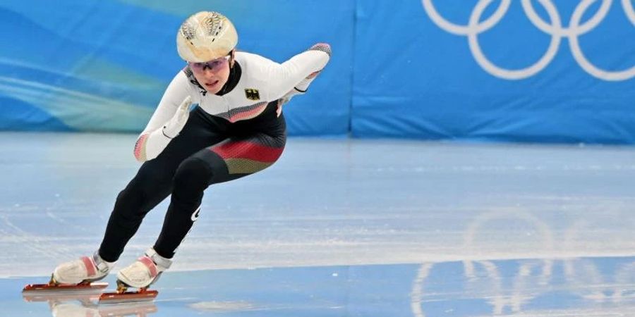 Shorttrackerin Anna Seidel beim Training. Foto: Peter Kneffel/dpa