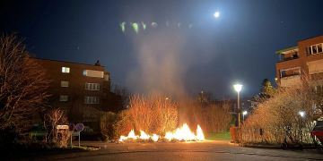 Wiederholte Brandstiftung an bereitgestelltem Altkarton