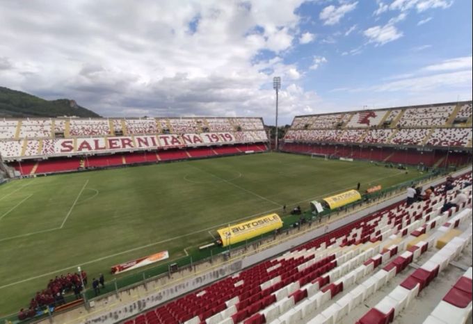 Das Stadio Arechi von US Salernitana. Stadio Arechi