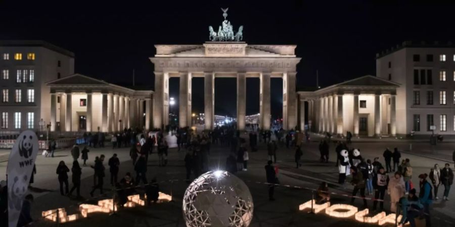 Earth Hour am Brandenburger Tor
