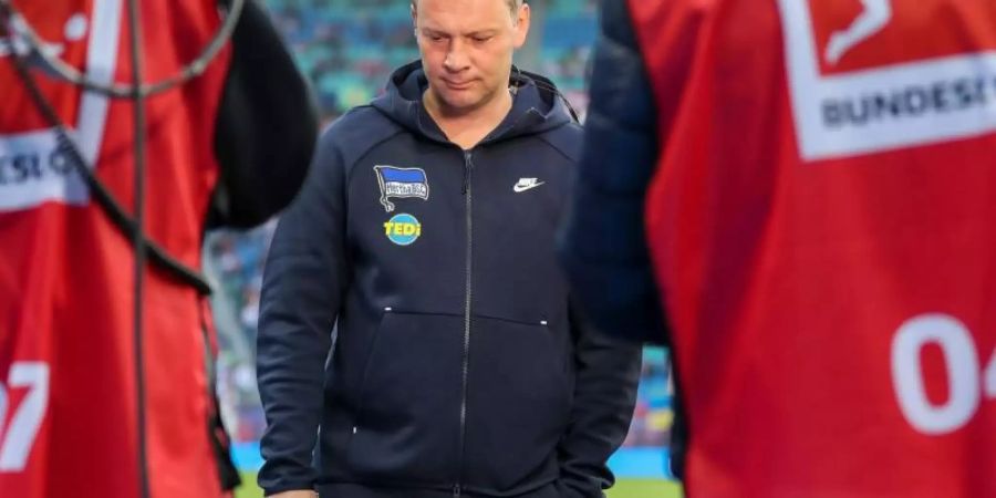 Herthas Trainer Pal Dardai war nach der bitteren Niederlage in Leipzig bedient. Foto: Jan Woitas